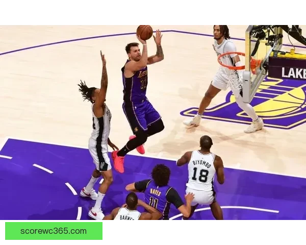 湖人迎战活塞前瞻东契奇带队冲击十连胜谁能接棒坎宁安